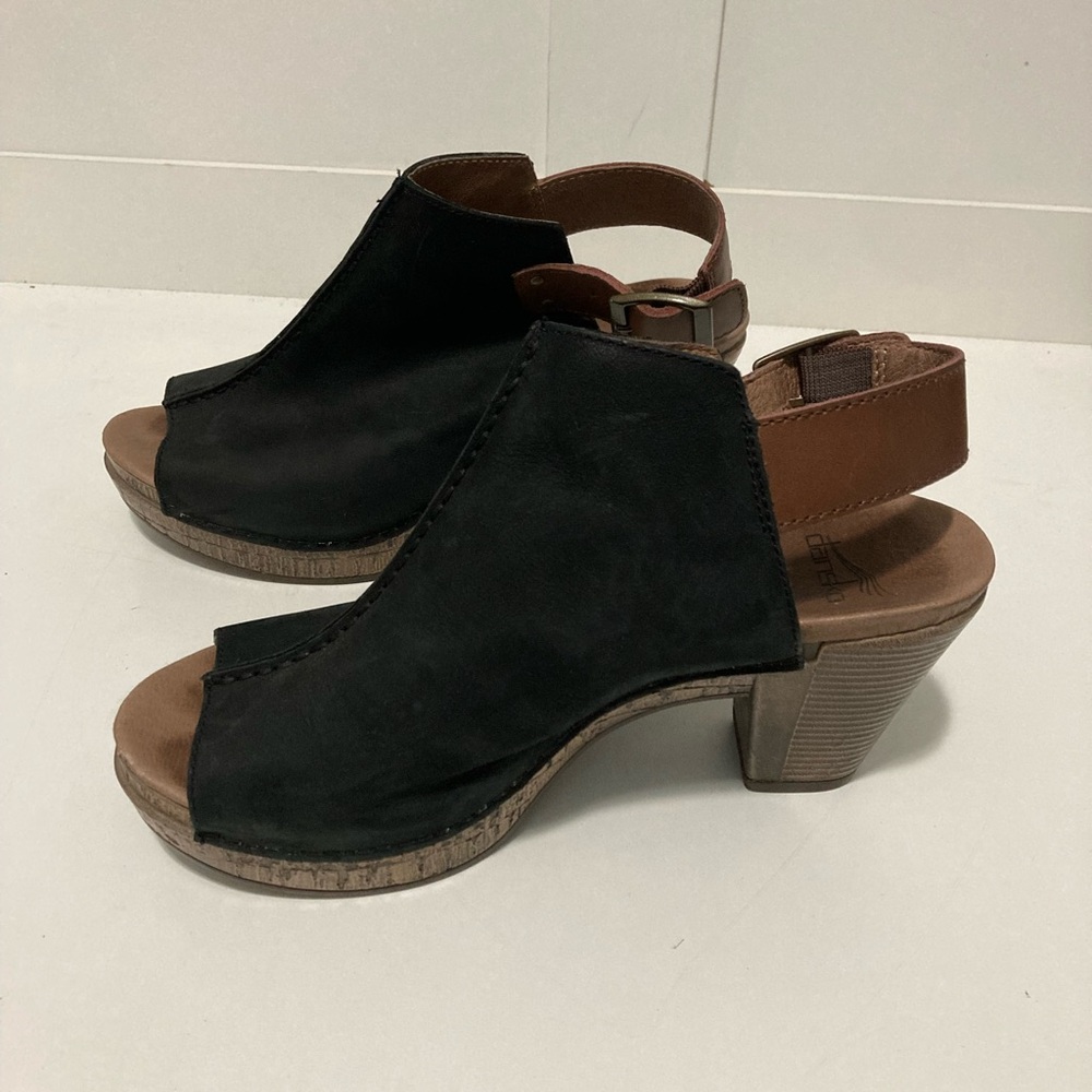 Dansko Reggie PeepToe Heel Slingback Nubuck Sz 38 Black (US 7.5)